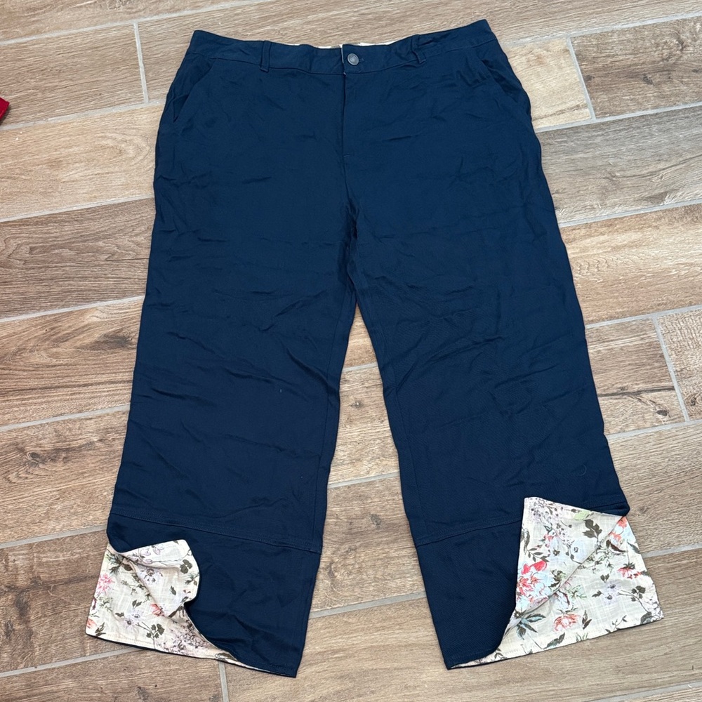 FRYE AND CO. Dark Blue Cropped Pants with Floral Trim